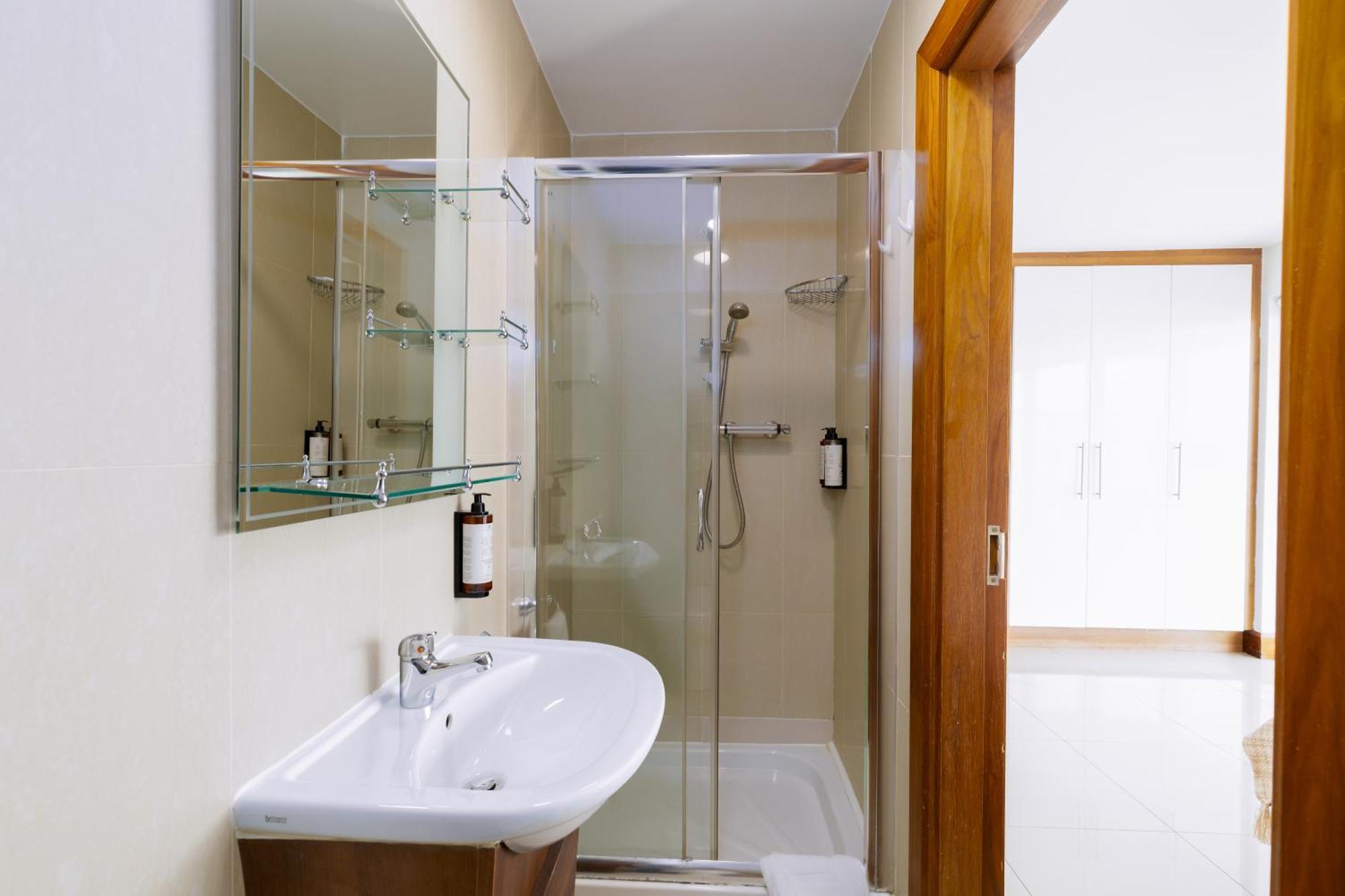 Tur An Tsaile - Galway Lakeside Apartments Екстериор снимка