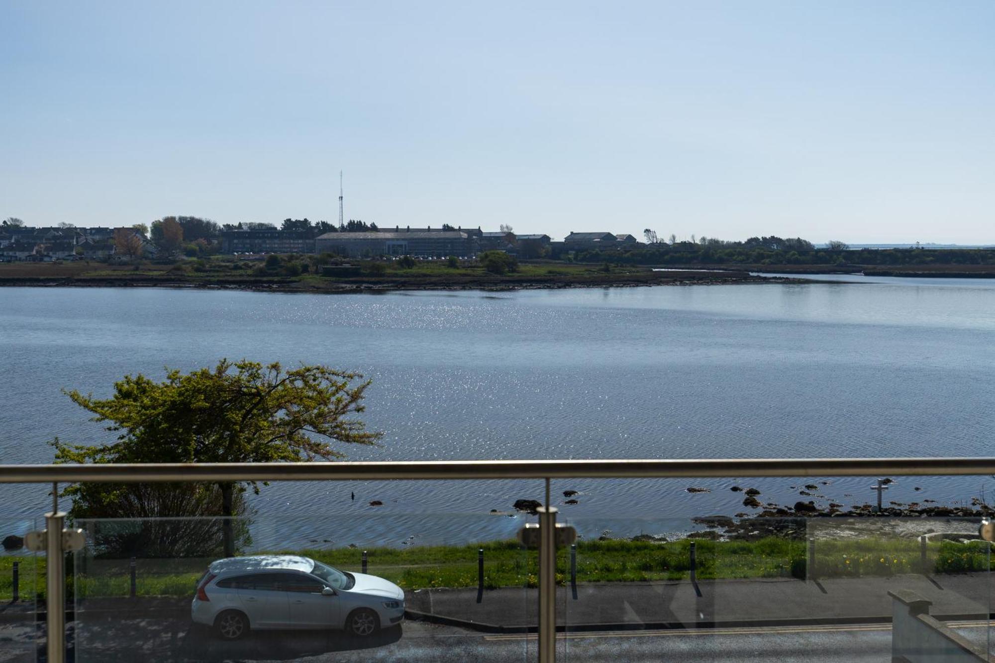 Tur An Tsaile - Galway Lakeside Apartments Екстериор снимка
