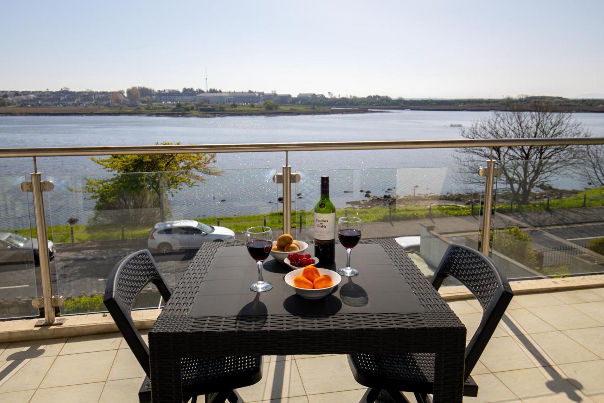 Tur An Tsaile - Galway Lakeside Apartments Екстериор снимка